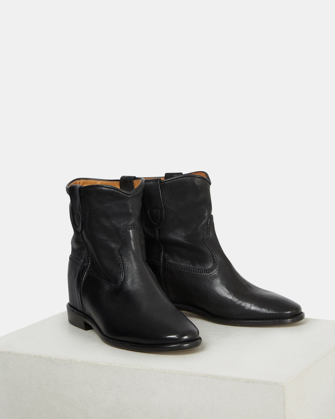 Boots Cluster - Black